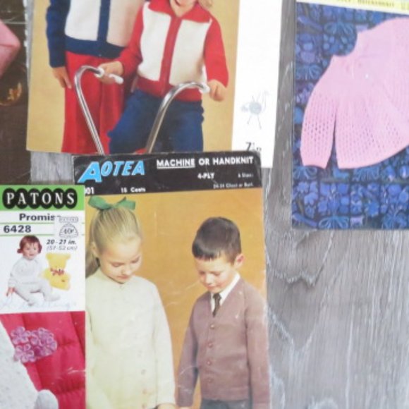 LOT of 13 Vintage BABY CHILD Knitting Pattern Booklets (#865) - Picture 7 of 12